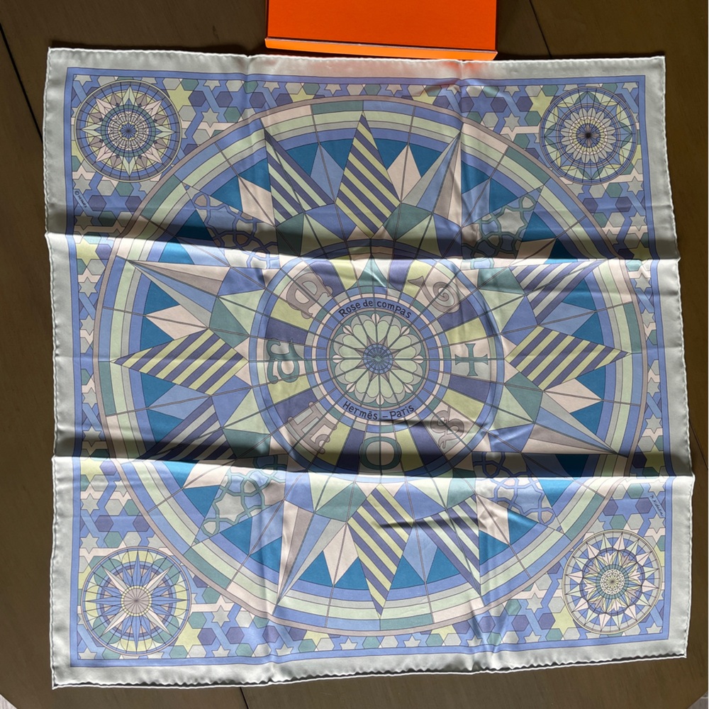Hermes Silk scarf 70.